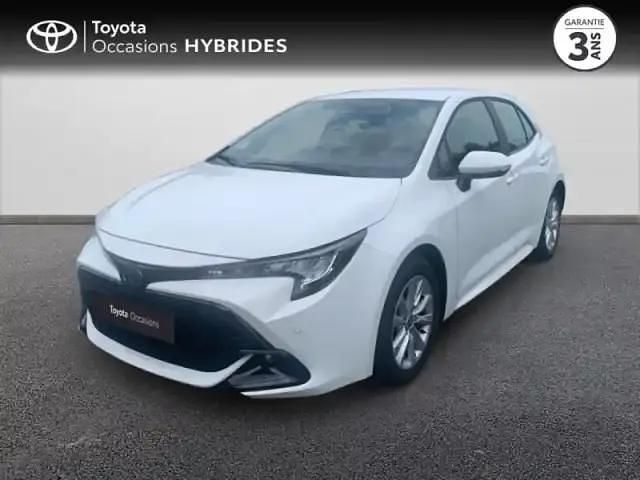 Blanc Occasion 2023 Toyota Corolla Business Edition Berline | 30 800 € (Prix cher) - Image 1/4