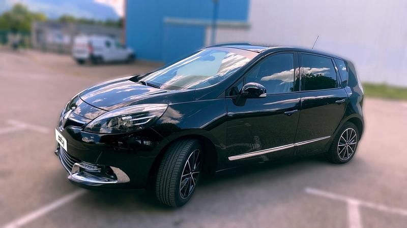 Noir Utilisé 2014 Renault Scénic III Bose Edition Monospace | 6 390 € - Image 1/4