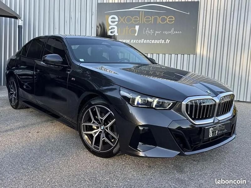 Gris Occasion 2023 BMW 520 M Sport Berline | 44 990 € (Prix juste) - Image 1/4