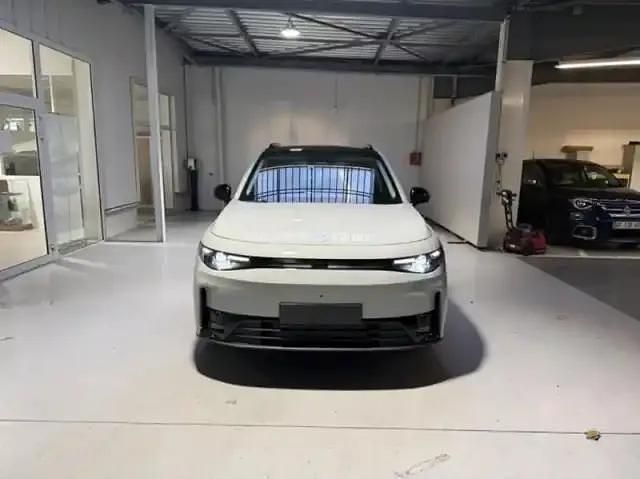 Occasion Leapmotor C10 160 kW (218 ch) 2025 Gris toundra SUV