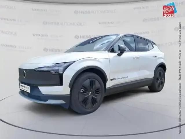 Blanc cristal métal/toit noir Utilisé 2025 Volvo EX30 CC Performance SUV | 49 999 € - Image 1/4