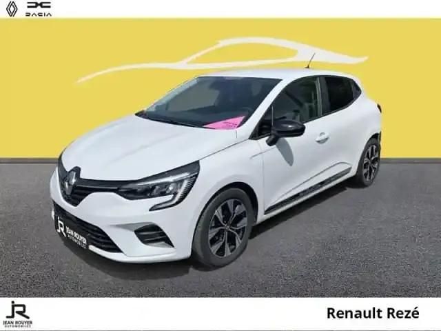 Blanc Utilisé 2023 Renault Clio V Evolution Berline | 18 490 € (Prix juste) - Image 1/4
