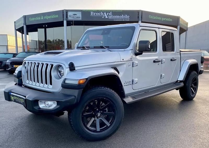 Gris Utilisé 2023 Jeep Gladiator Overland SUV | 58 900 € (Prix juste) - Image 1/4