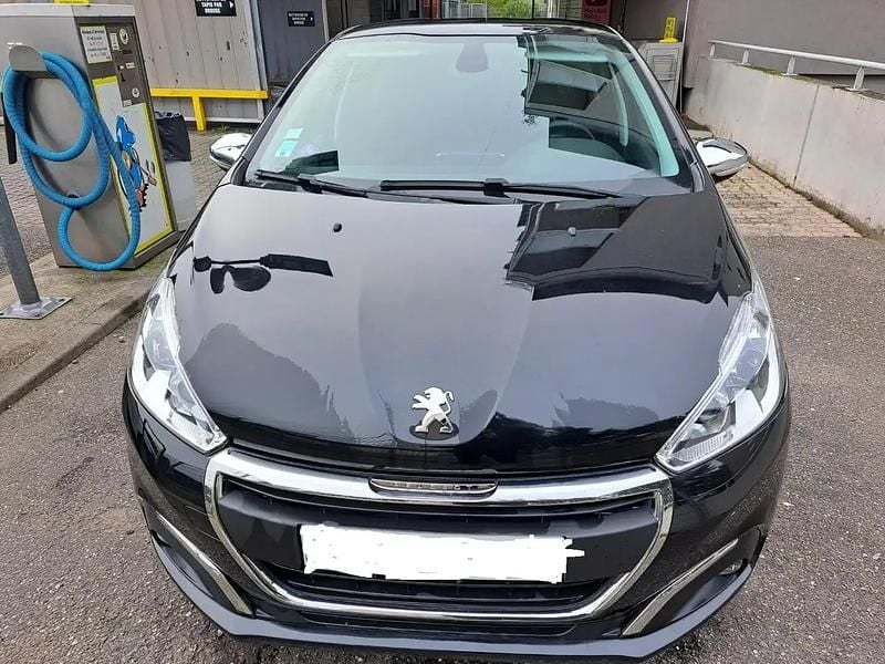 Noir Utilisé 2017 Peugeot 208 Style Citadine | 7 000 € (Super prix) - Image 1/4