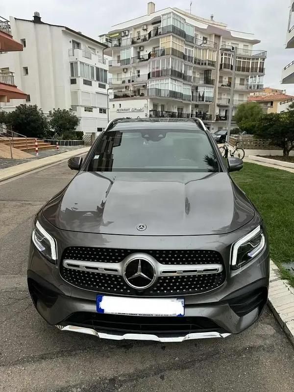 Utilisé 2021 Mercedes GLB200 AMG line SUV | 30 000 € - Image 1/4