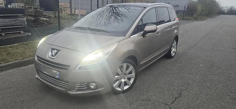 Utilisé 2013 Peugeot 5008 Allure Monospace | 5 000 € (Bon prix) - Image 1/4