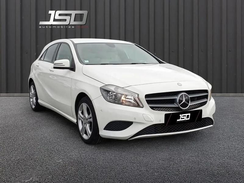 Blanc Occasion 2013 Mercedes A180 Berline | 10 990 € (Prix assez cher) - Image 1/4
