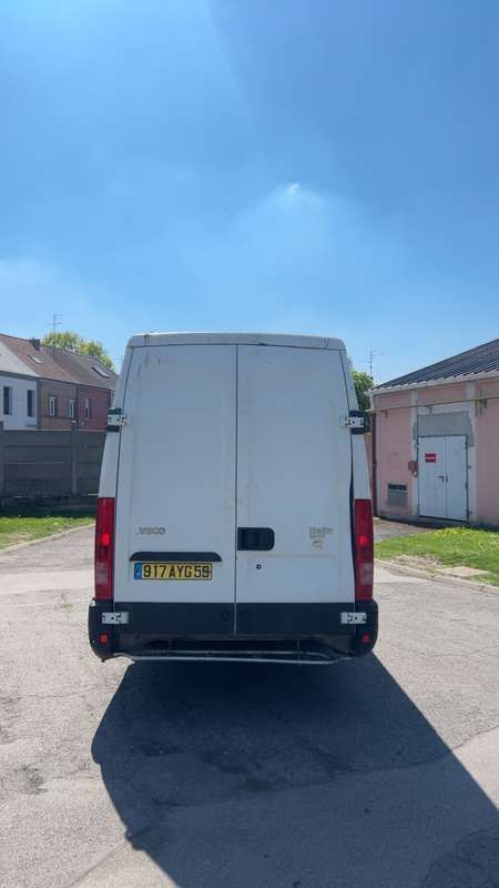 Image 3/4