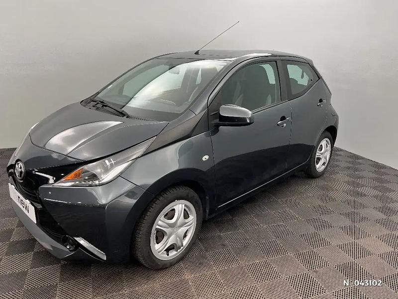 Gris Utilisé 2017 Toyota Aygo X-play Citadine | 9 390 € (Prix juste) - Image 1/4