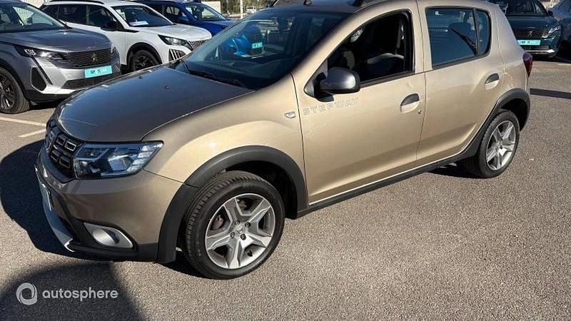 Brun Utilisé 2020 Dacia Sandero Stepway Berline | 11 999 € (Prix juste) - Image 1/4