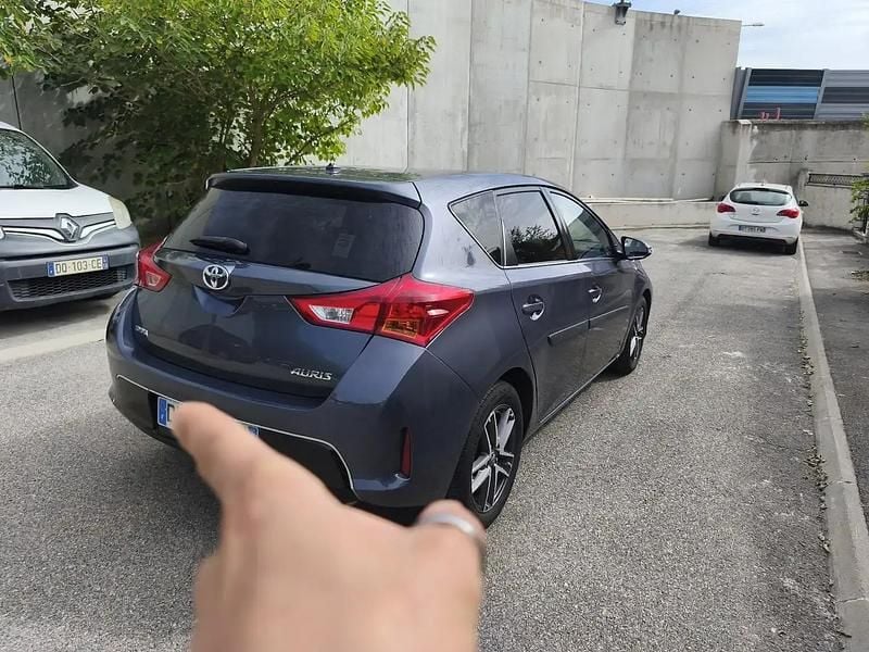 Occasion 2015 Toyota Auris Berline | 10 500 € (Prix juste) - Image 1/4