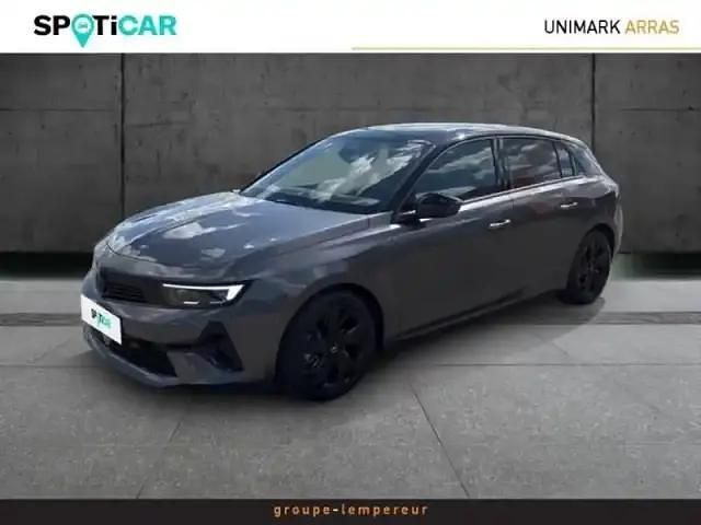 Noir Occasion 2025 Opel Astra GSe Berline | 32 990 € (Prix assez cher) - Image 1/4