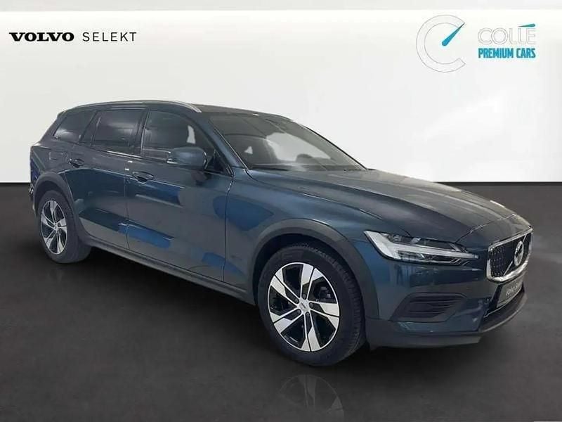 Bleu Occasion 2023 Volvo V60 CC Plus Break | 39 900 € - Image 1/4