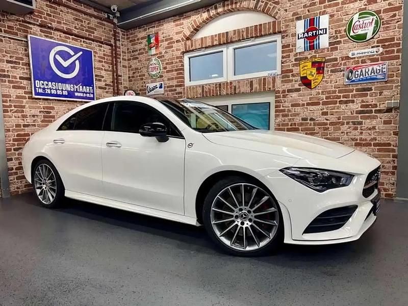 Blanc Occasion 2021 Mercedes CLA250 AMG line Berline | 35 970 € - Image 1/4