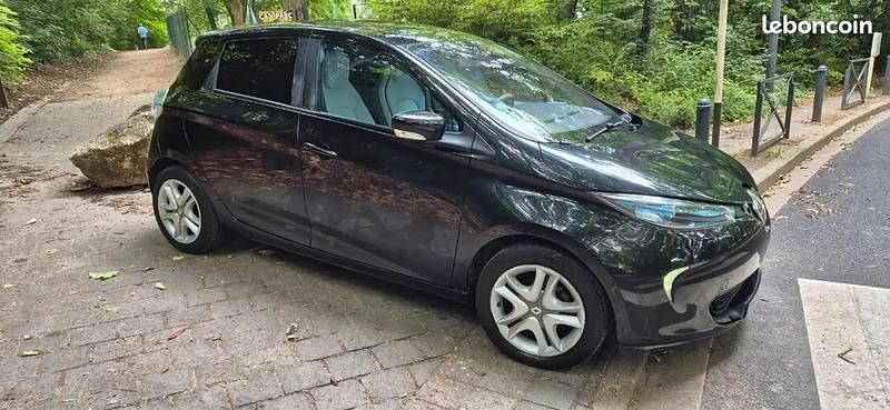 Noir Utilisé 2015 Renault Zoe Intens Citadine | 4 990 € (Prix juste) - Image 1/4