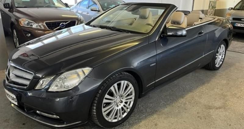 Gris Utilisé 2011 Mercedes E200 Executive Cabriolet | 17 990 € - Image 1/4