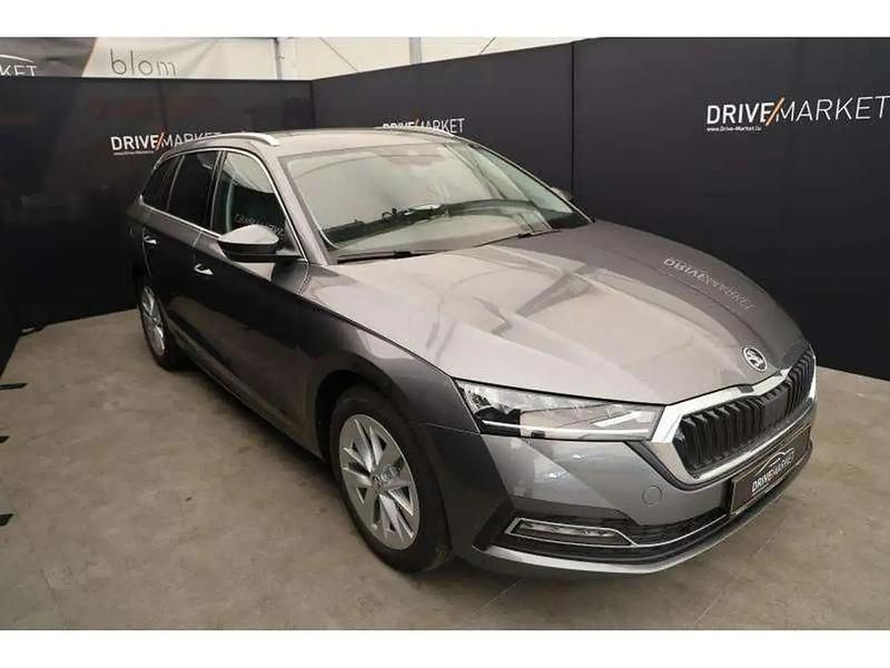 Gris Utilisé 2023 Skoda Octavia Style Break | 31 682 € (Prix juste) - Image 1/4