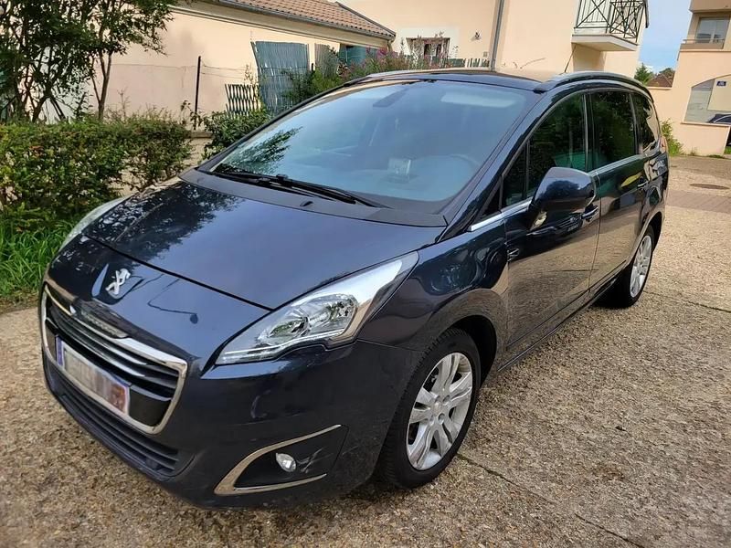 Utilisé 2015 Peugeot 5008 Monospace | 9 000 € (Bon prix) - Image 1/4