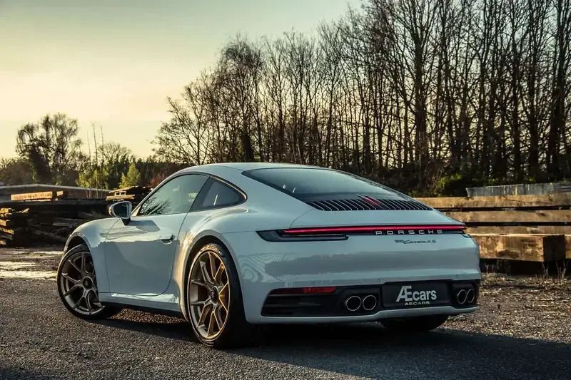 Blanc Utilisé 2020 Porsche 992 Coupé | 144 950 € (Prix juste) - Image 1/4