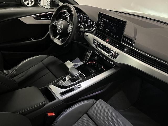 Occasion Audi A5 Sportback S-Line 163 ch (119 kW) 2022 Noir mythe métallisé Citadine