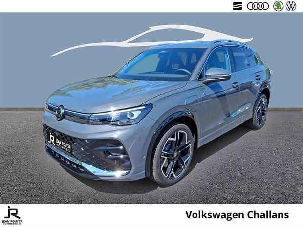 Gris Nouvelle 2025 VW Tiguan R-line Edition SUV | 55 399 € (Prix juste) - Image 1/4