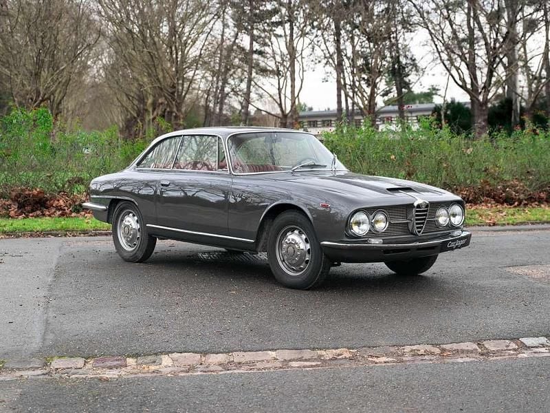 Occasion Alfa Romeo 2600 Sprint 145 ch (106 kW) 1964 Gris Coupé