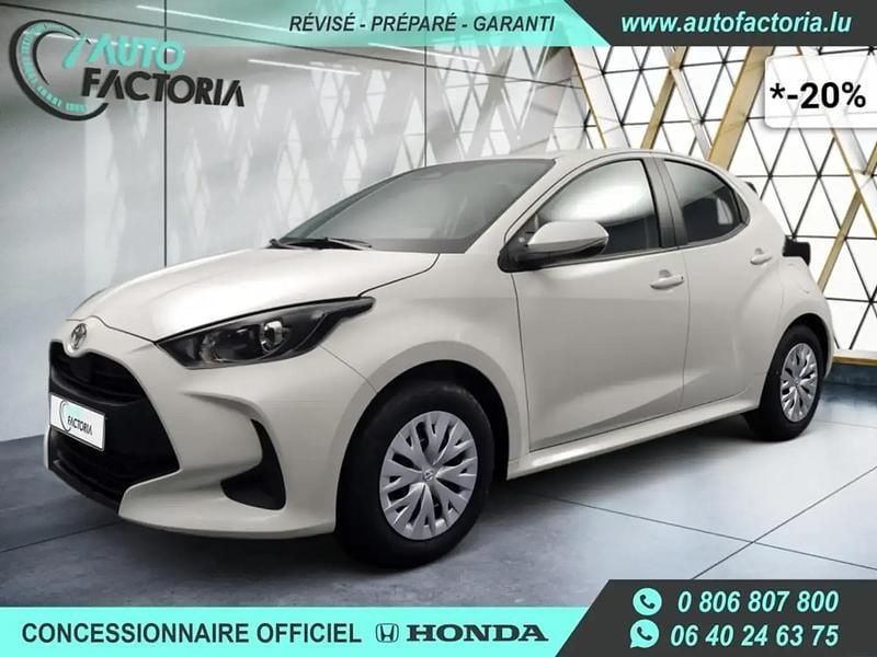 Beige Utilisé 2024 Toyota Yaris Hybrid Citadine | 20 550 € (Bon prix) - Image 1/4