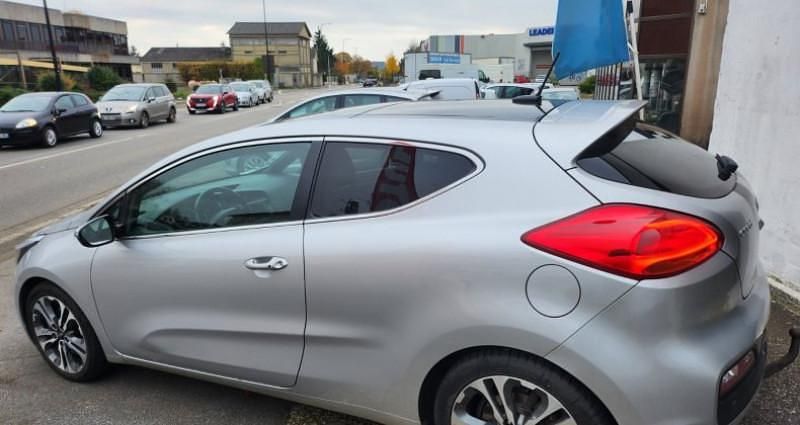 Occasion Kia ProCeed 126 ch (92 kW) 2016 Gris Citadine
