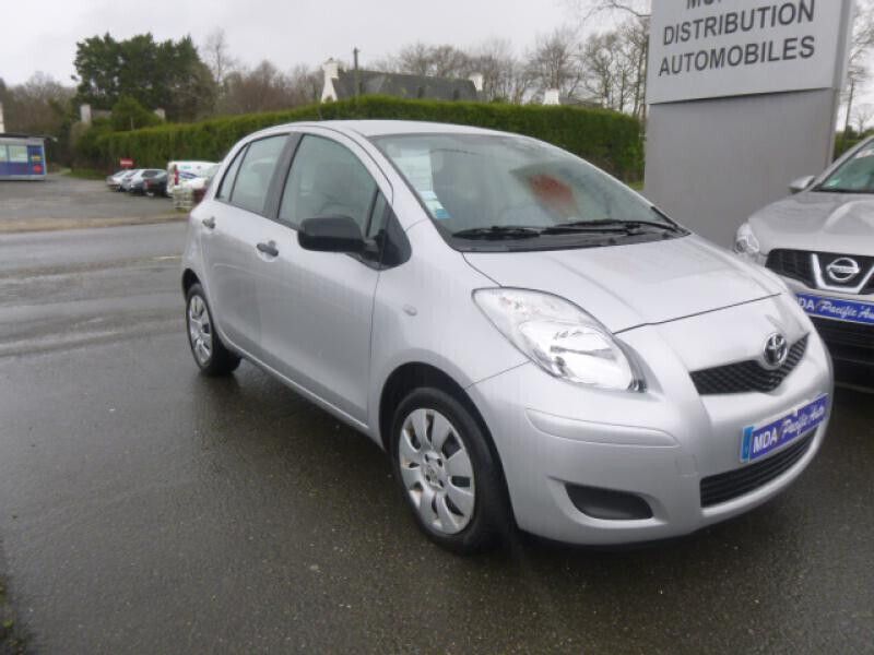 Gris Utilisé 2010 Toyota Yaris Citadine | 7 900 € (Prix assez cher) - Image 1/4