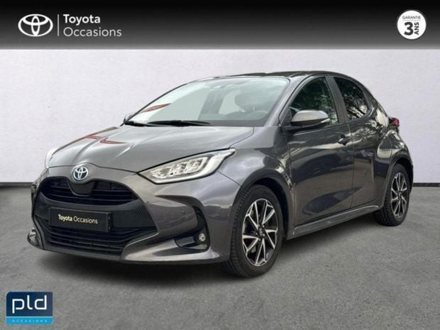 Gris Utilisé 2024 Toyota Yaris Hybrid Design | 21 990 € (Bon prix) - Image 1/4