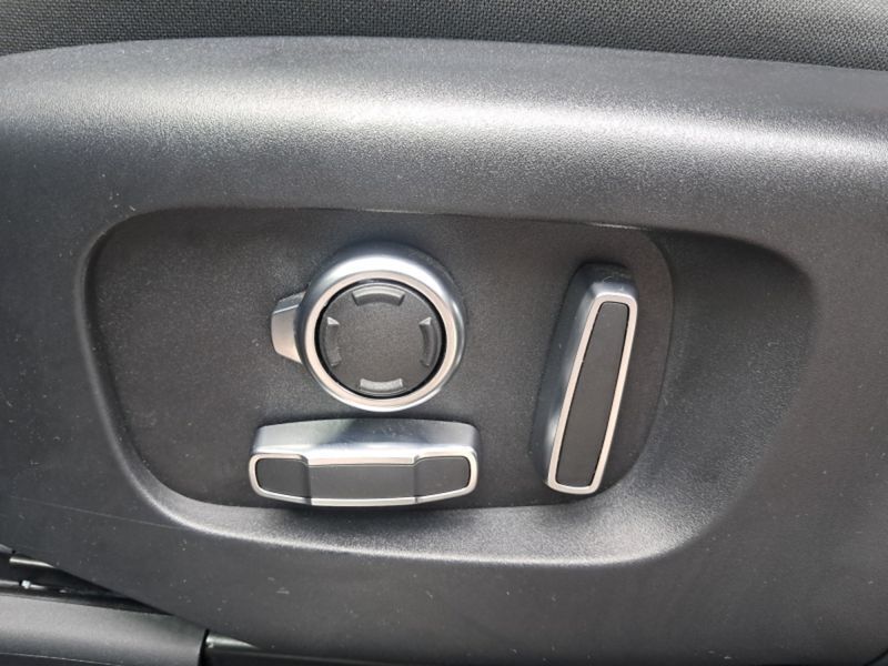 Image 4/4