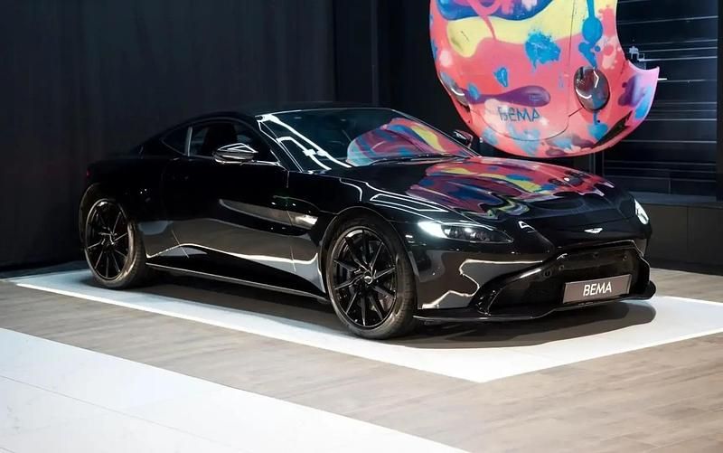 Noir Occasion 2019 Aston Martin V8 Coupé | 109 980 € - Image 1/4