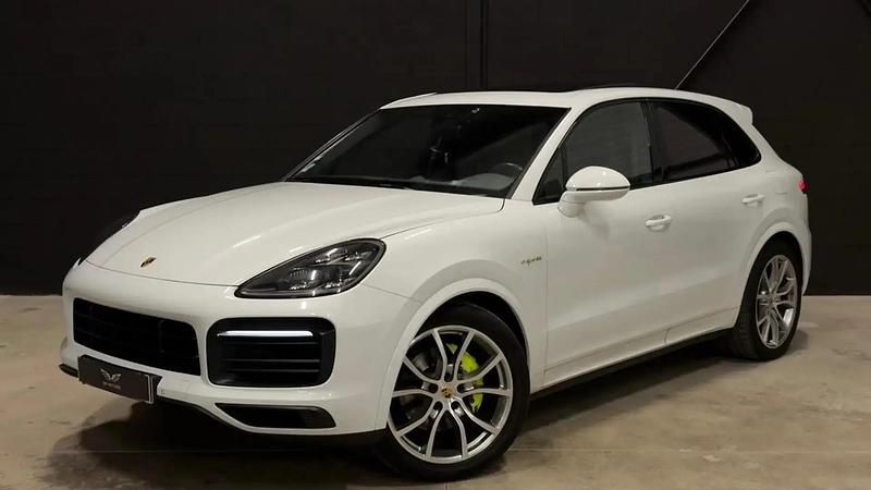 Gris Occasion 2018 Porsche Cayenne SUV | 49 990 € (Prix juste) - Image 1/4