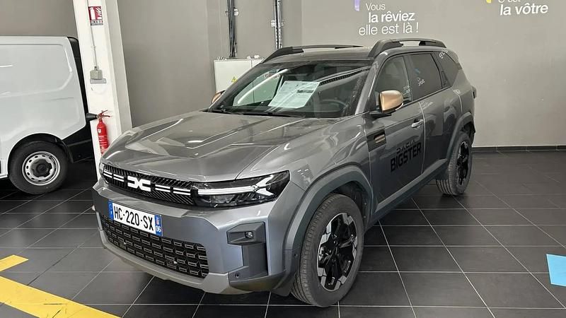 Gris Utilisé 2025 Dacia Bigster Extreme SUV | 26 900 € (Prix juste) - Image 1/3