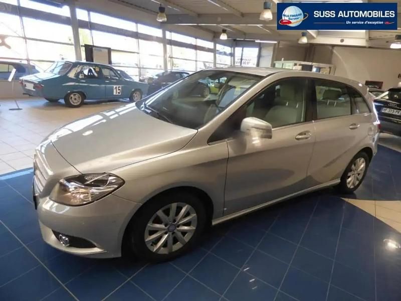 Gris Utilisé 2014 Mercedes 200 Monospace | 15 990 € (Prix juste) - Image 1/4