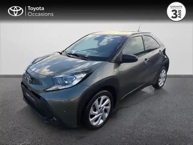 Biton vert cardamome / toit noir Occasion 2022 Toyota Aygo X Design SUV | 13 990 € (Prix juste) - Image 1/4