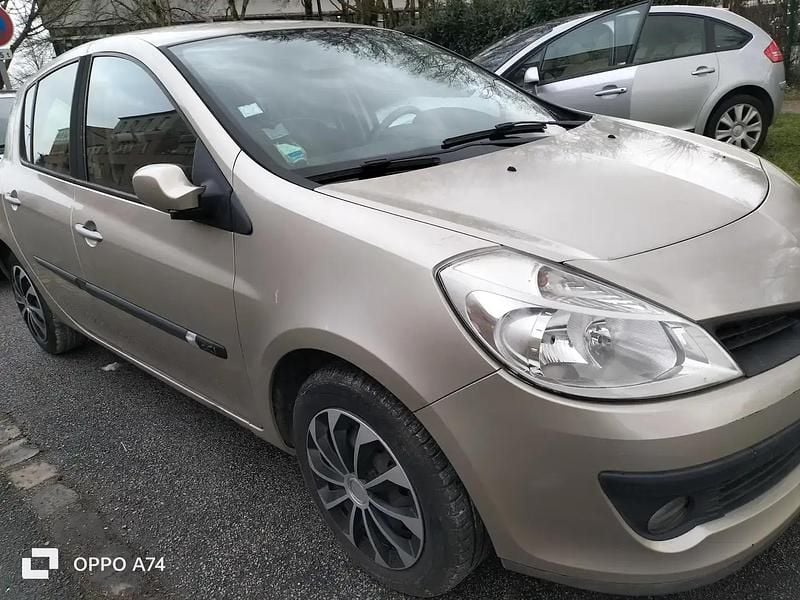Occasion 2007 Renault Clio II Campus Berline | 1 890 € (Prix juste) - Image 1/4