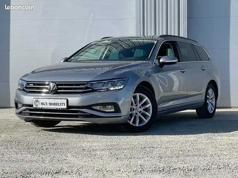 Gris Utilisé 2023 VW Passat Break | 26 990 € (Prix juste) - Image 1/4