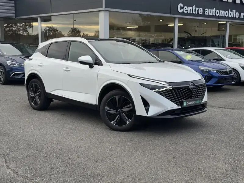Blanc Nouvelle 2024 Nissan Qashqai Tekna SUV | 32 870 € - Image 1/4