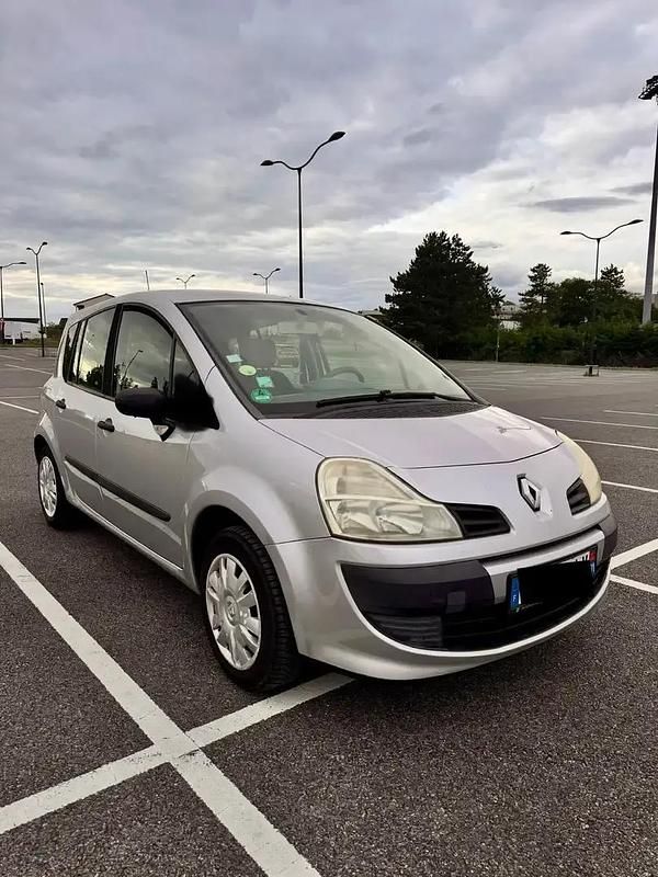 Utilisé 2008 Renault Modus Dynamique Monospace | 1 999 € (Bon prix) - Image 1/4