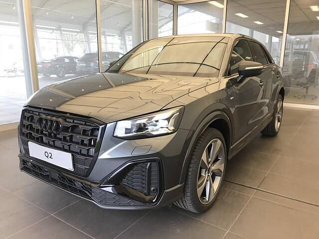 Gris daytona nacré Utilisé 2024 Audi Q2 Black Edition SUV | 44 740 € - Image 1/4