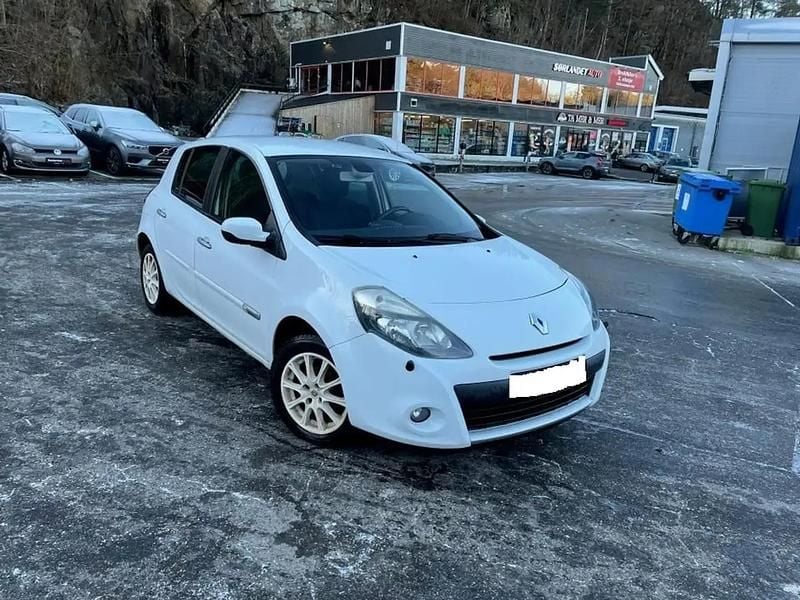 Occasion 2012 Renault Clio III Berline | 2 000 € (Prix juste) - Image 1/4