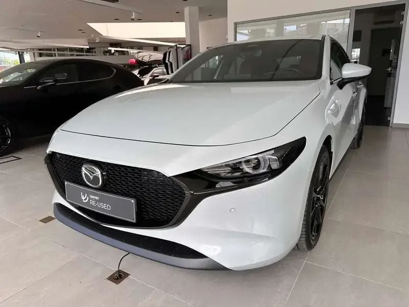 Blanc Utilisé 2024 Mazda 3 Takumi-Line Citadine | 28 500 € - Image 1/4