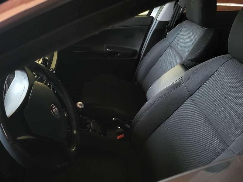 Occasion Alfa Romeo Giulietta 105 ch (77 kW) 2013 Argent Berline