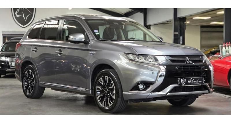 Gris Utilisé 2017 Mitsubishi Outlander P-HEV Instyle SUV | 19 990 € (Super prix) - Image 1/4