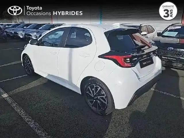 Occasion Toyota Yaris Hybrid Design 2023 Blanc Berline