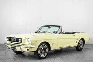 Jaune Occasion 1965 Ford Mustang Cabriolet | 49 900 € - Image 1/4