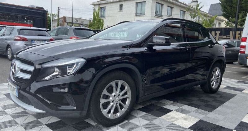 Utilisé 2015 Mercedes 180 Berline | 13 990 € (Prix juste) - Image 1/4