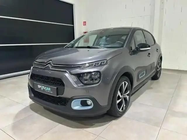 Gris platinium (m) noir perla nera Occasion 2023 Citroën C3 PureTech Berline | 16 886 € (Prix cher) - Image 1/4