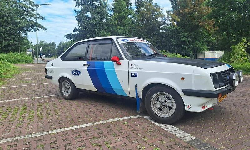 Blanc Utilisé 1978 Ford Escort RS Berline | 1 380 € - Image 1/4